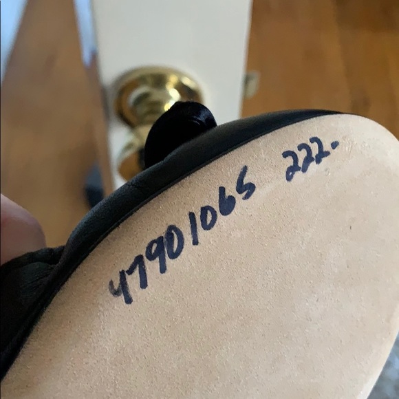 Valentino Garavani black flats. - Picture 4 of 5